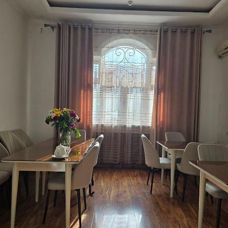 Guesto Hostel Tasjkent Eksteriør bilde